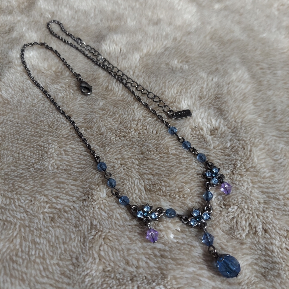 '1928' Textured Gun Metal Black/Faceted Blue & Purple Crystal Floret Necklace - Picture 3 of 8